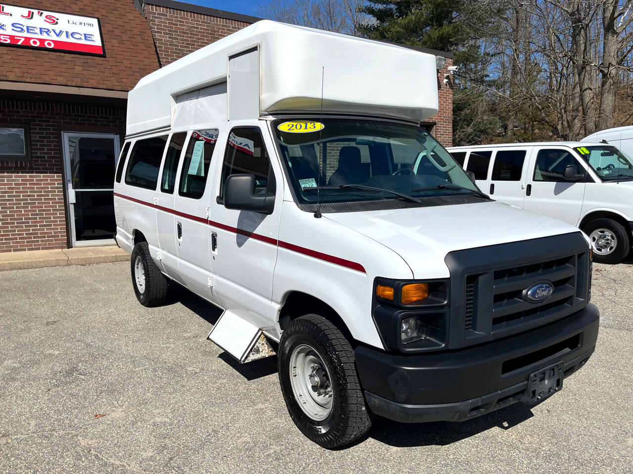 2013 Ford Econoline E-350 Super Duty Extended