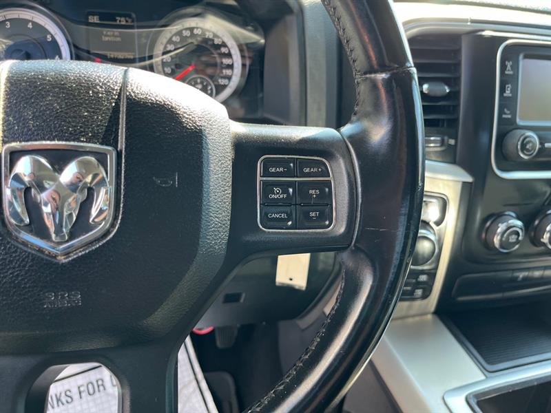 RAM 1500 SLT Quad Cab 4WD 2015
