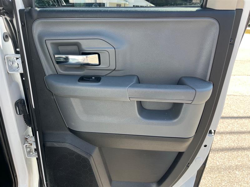 RAM 1500 SLT Quad Cab 4WD 2015