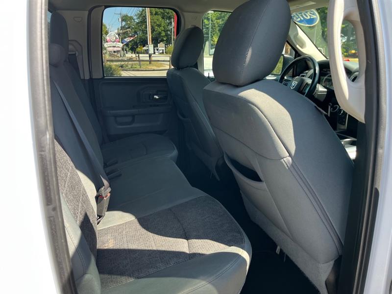 RAM 1500 SLT Quad Cab 4WD 2015