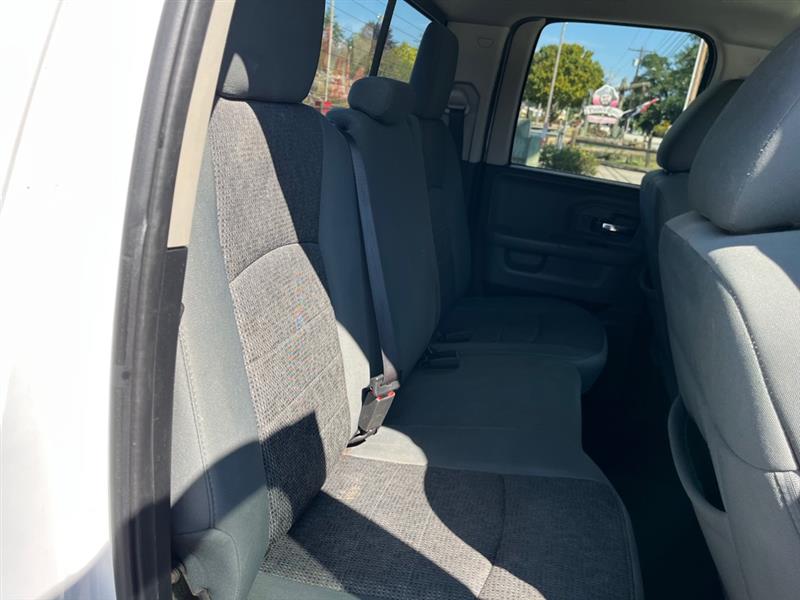 RAM 1500 SLT Quad Cab 4WD 2015