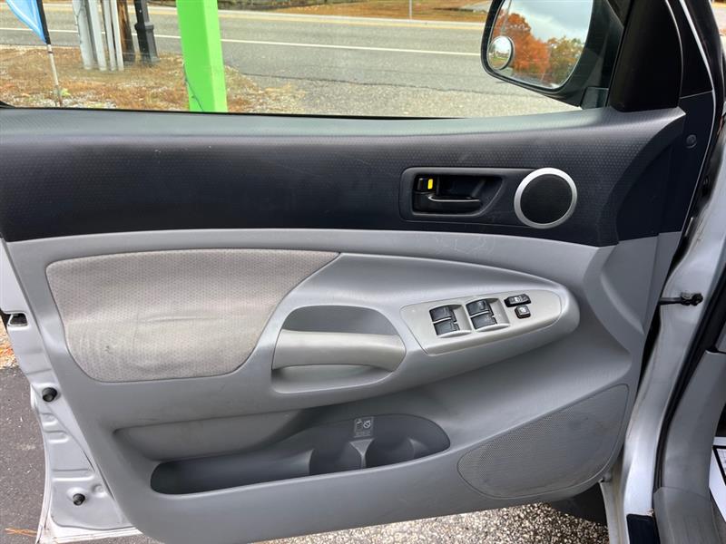 Toyota Tacoma Double Cab V6 Manual 4WD 2005