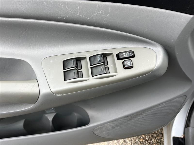 Toyota Tacoma Double Cab V6 Manual 4WD 2005