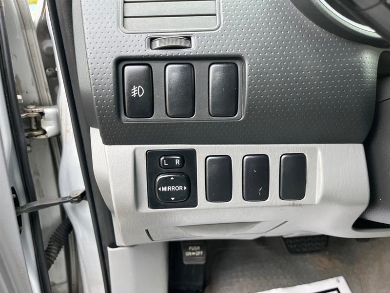 Toyota Tacoma Double Cab V6 Manual 4WD 2005