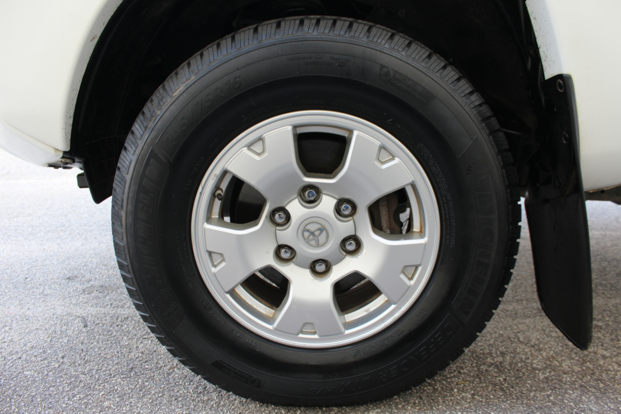 Toyota Tacoma PreRunner Double Cab I4 4AT 2WD 2015