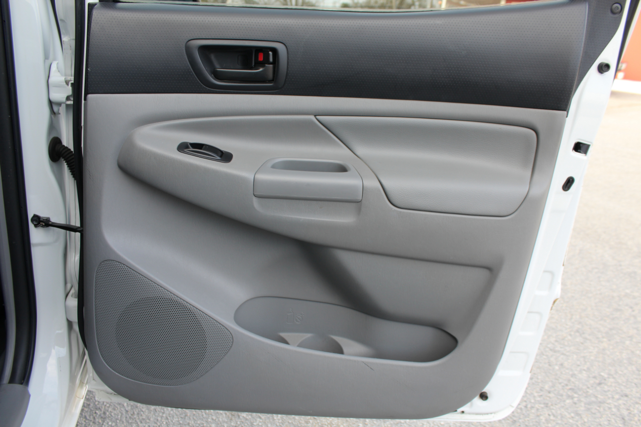 Toyota Tacoma PreRunner Double Cab I4 4AT 2WD 2015