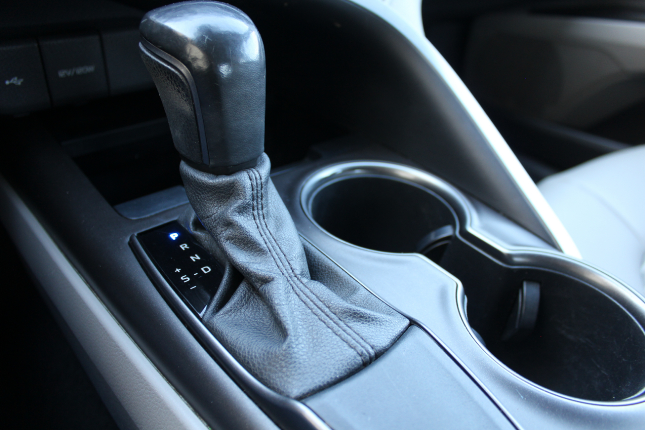 Toyota Camry SE 2021