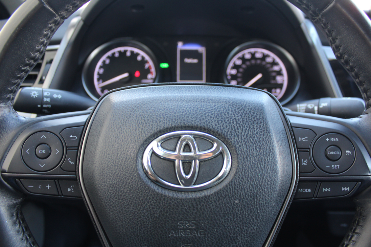 Toyota Camry SE 2021