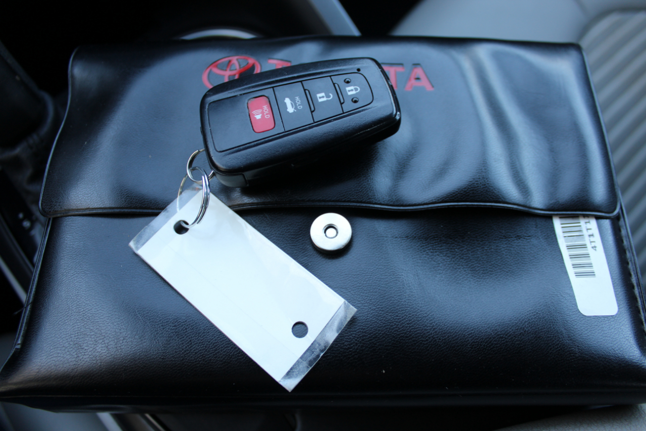 Toyota Camry SE 2021