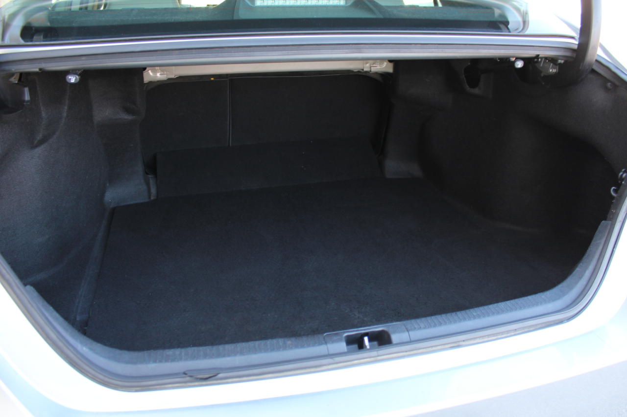 Toyota Camry SE 2021