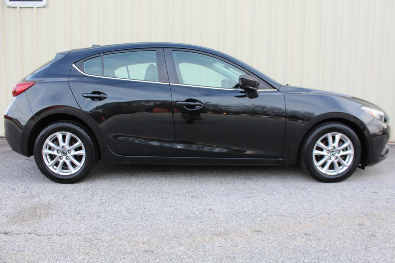 Mazda MAZDA3 i SE MT 5-Door 2016