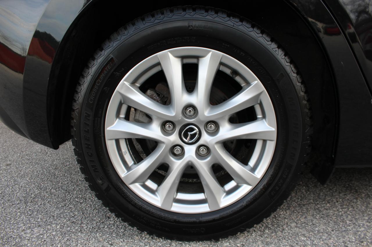 Mazda MAZDA3 i SE MT 5-Door 2016