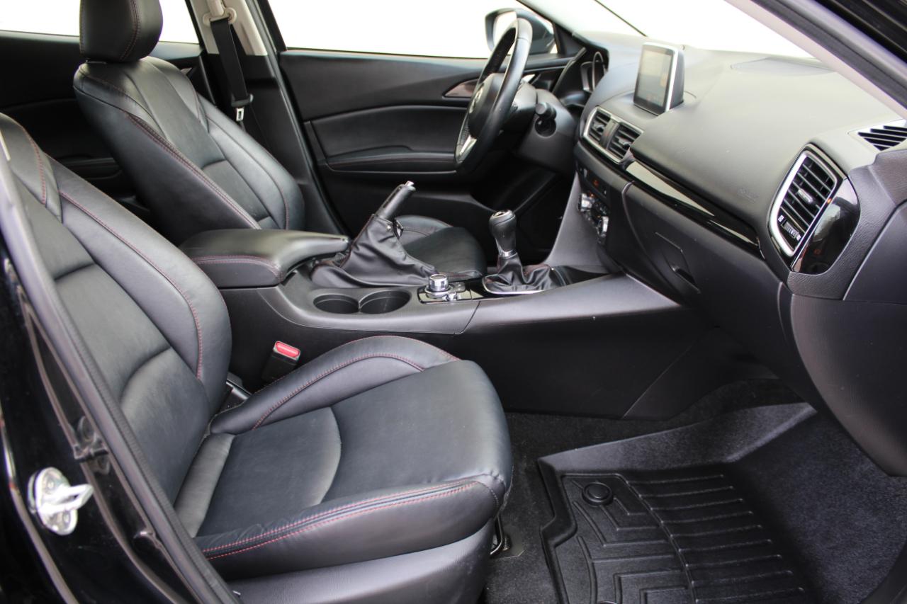 Mazda MAZDA3 i SE MT 5-Door 2016