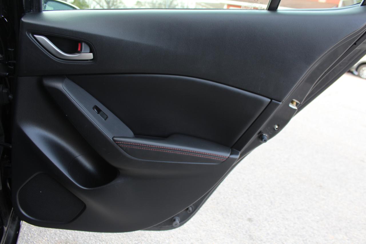 Mazda MAZDA3 i SE MT 5-Door 2016