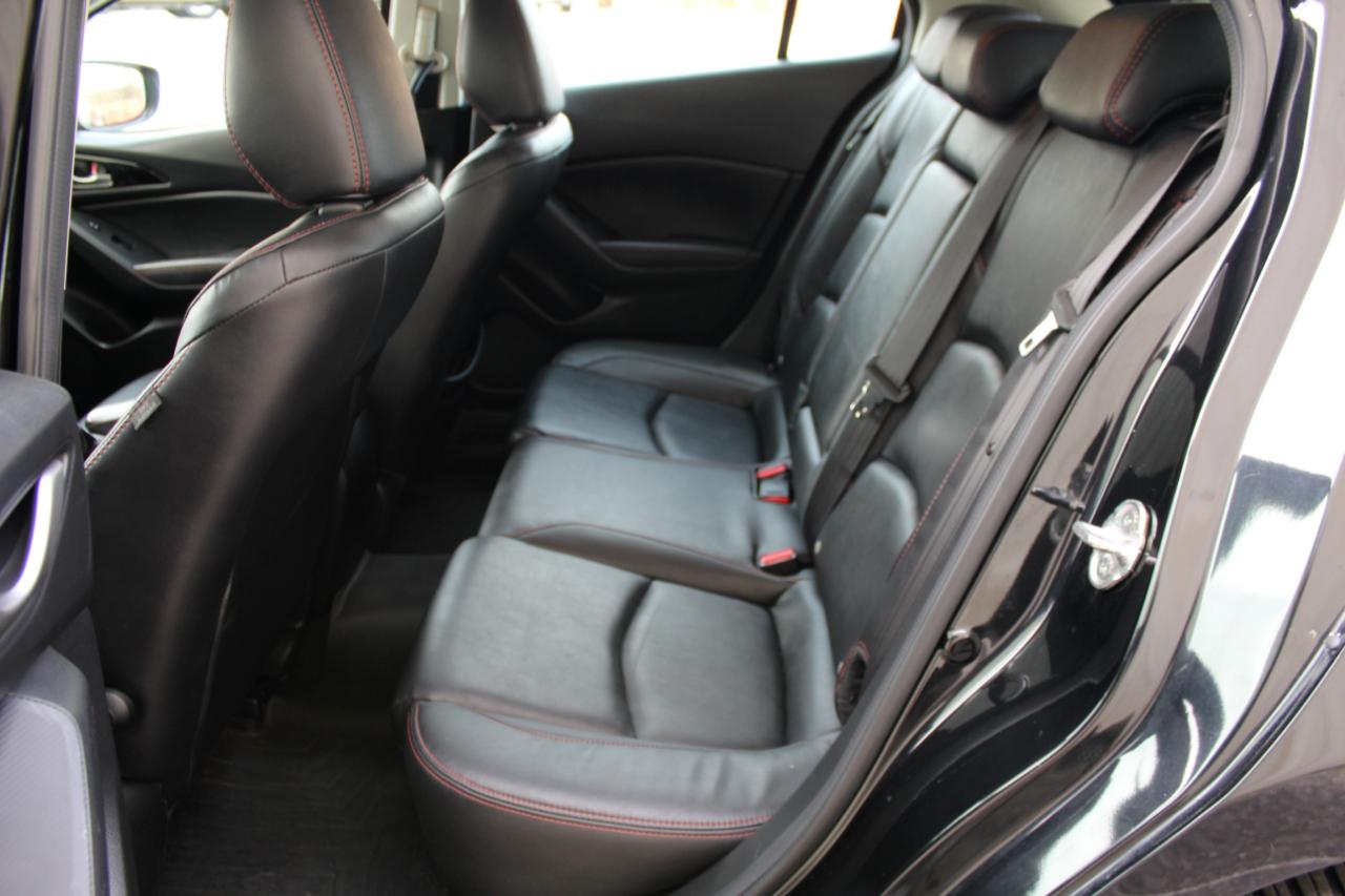 Mazda MAZDA3 i SE MT 5-Door 2016