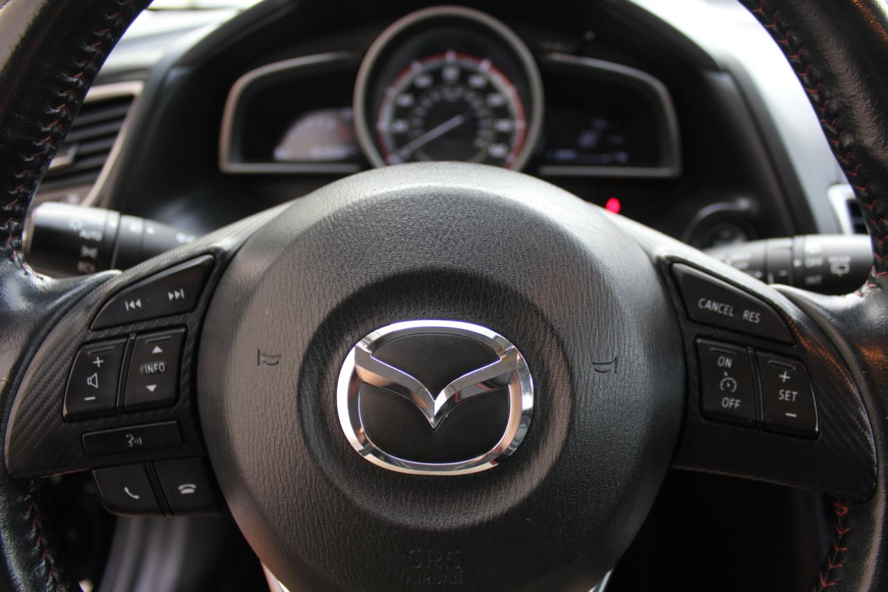 Mazda MAZDA3 i SE MT 5-Door 2016