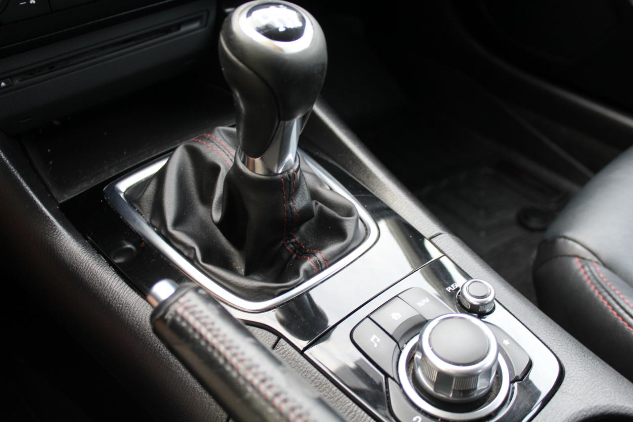 Mazda MAZDA3 i SE MT 5-Door 2016