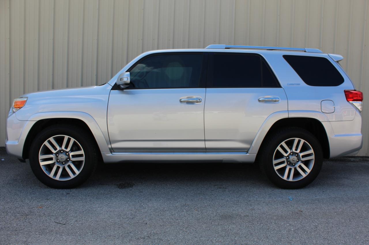 Toyota 4Runner Limited 2WD V6 2011
