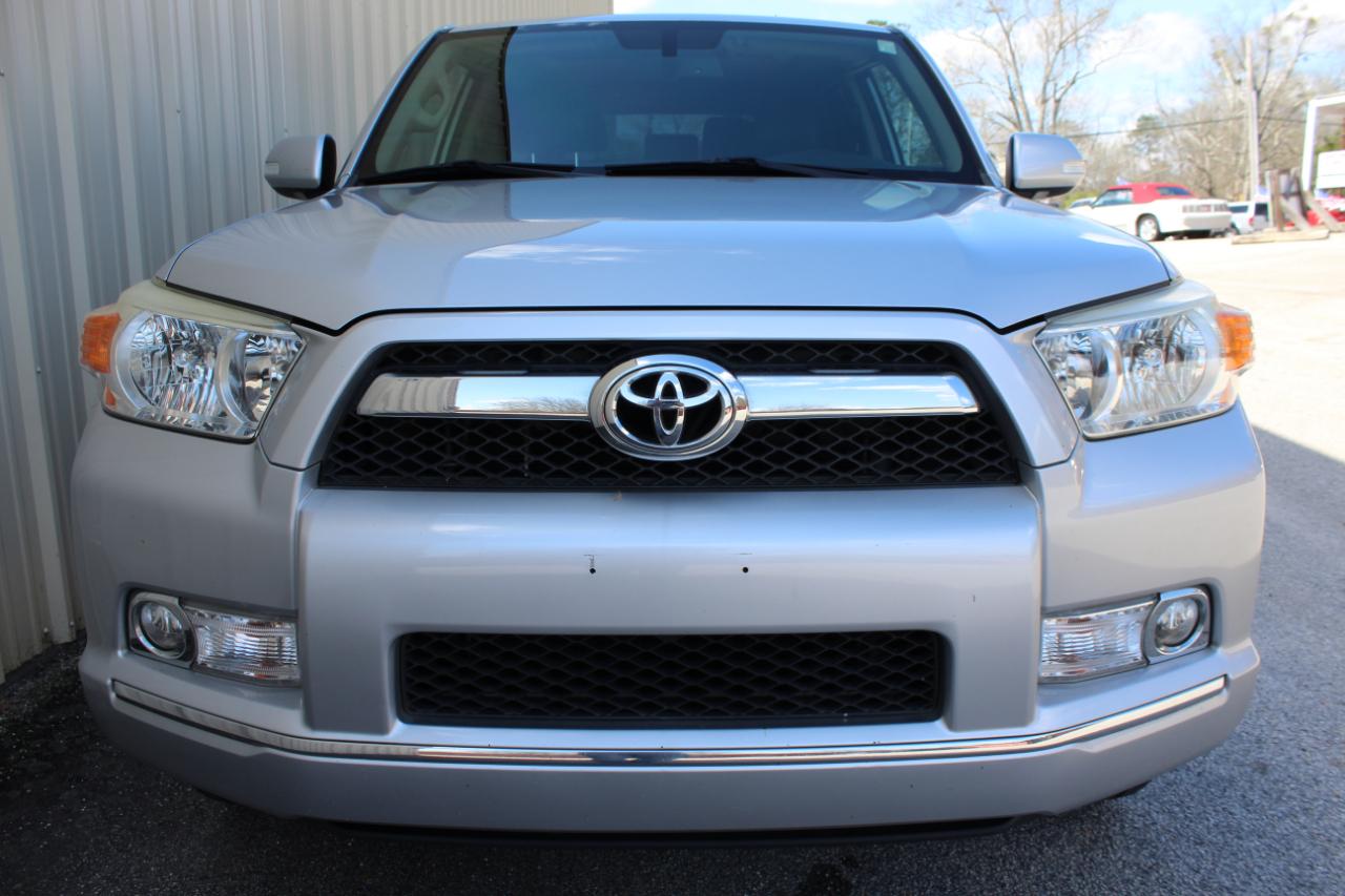 Toyota 4Runner Limited 2WD V6 2011