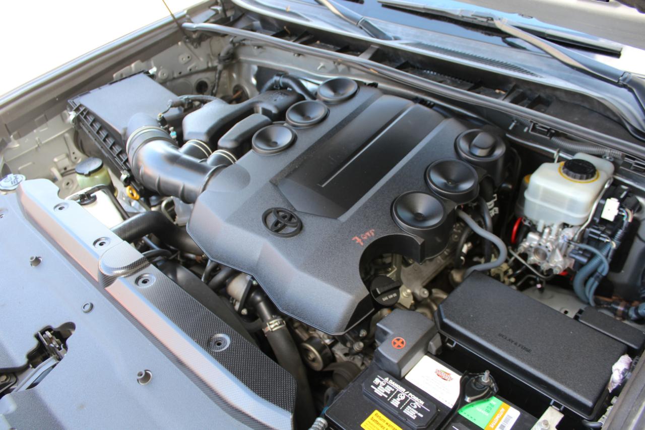 Toyota 4Runner Limited 2WD V6 2011