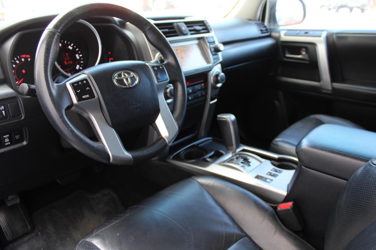 Toyota 4Runner Limited 2WD V6 2011