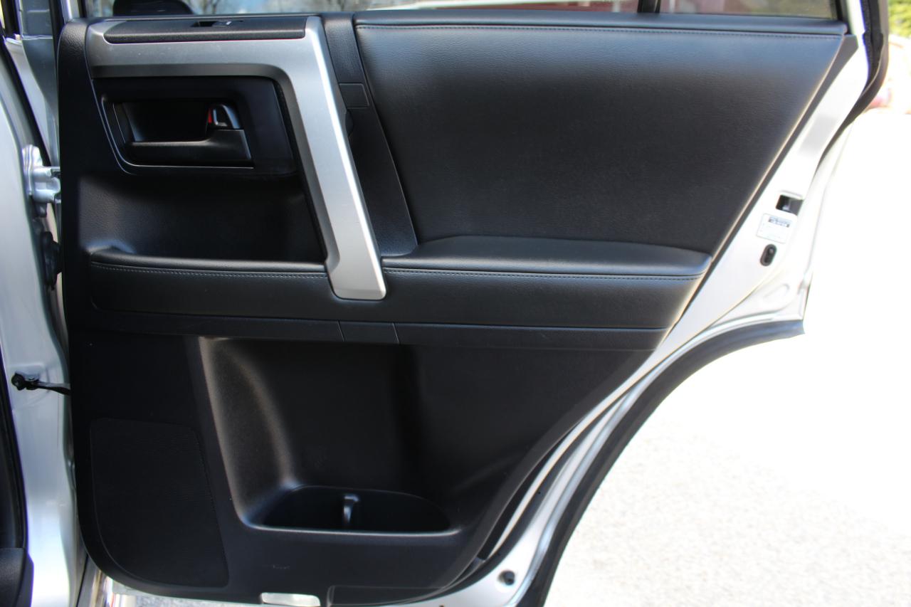 Toyota 4Runner Limited 2WD V6 2011