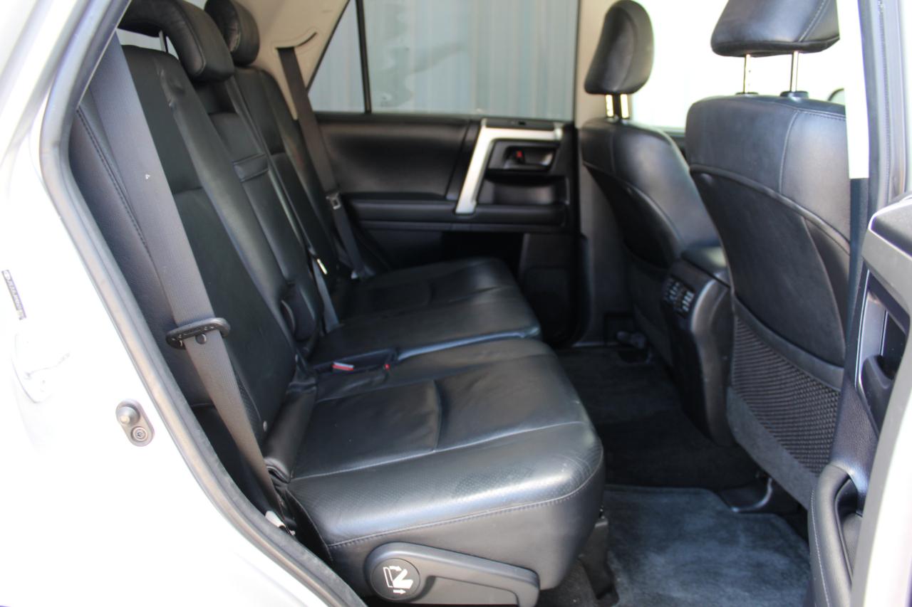 Toyota 4Runner Limited 2WD V6 2011