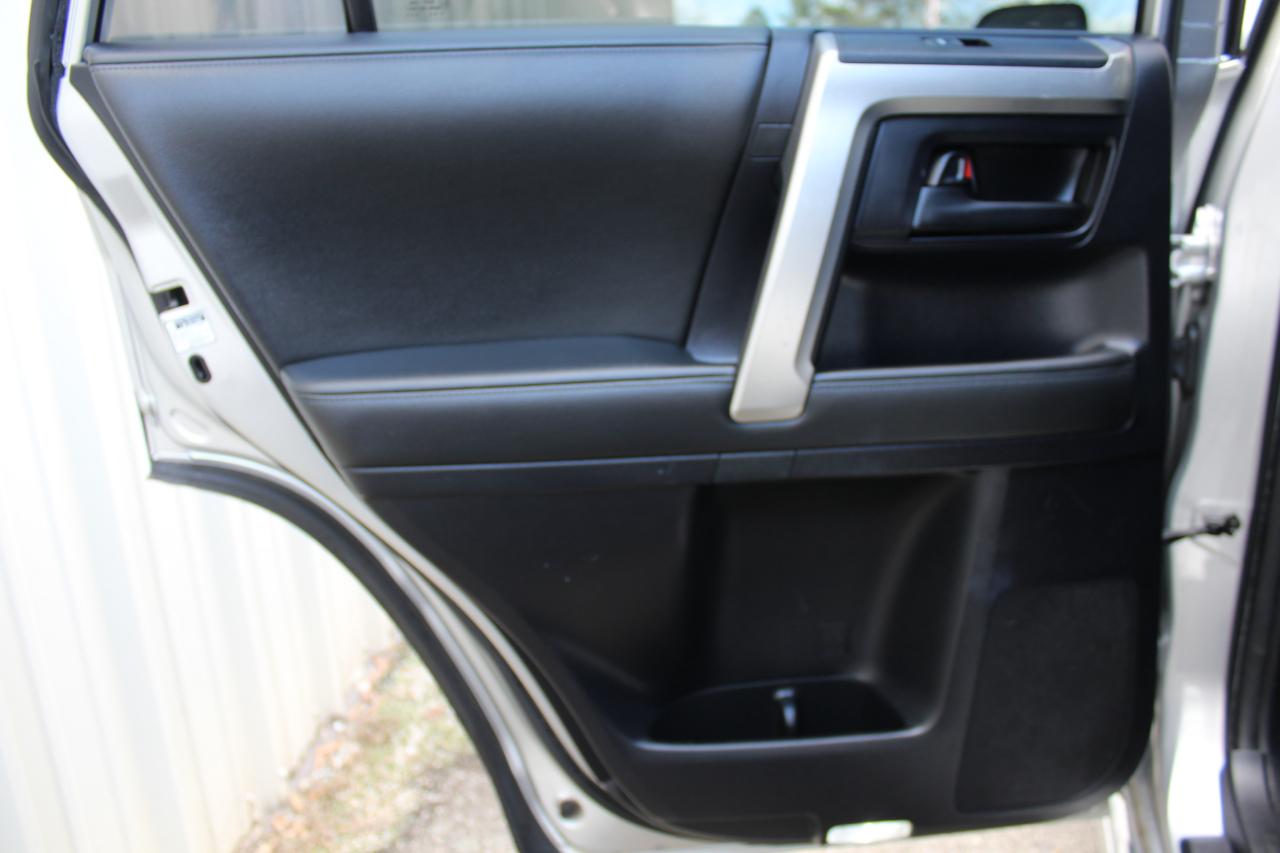 Toyota 4Runner Limited 2WD V6 2011