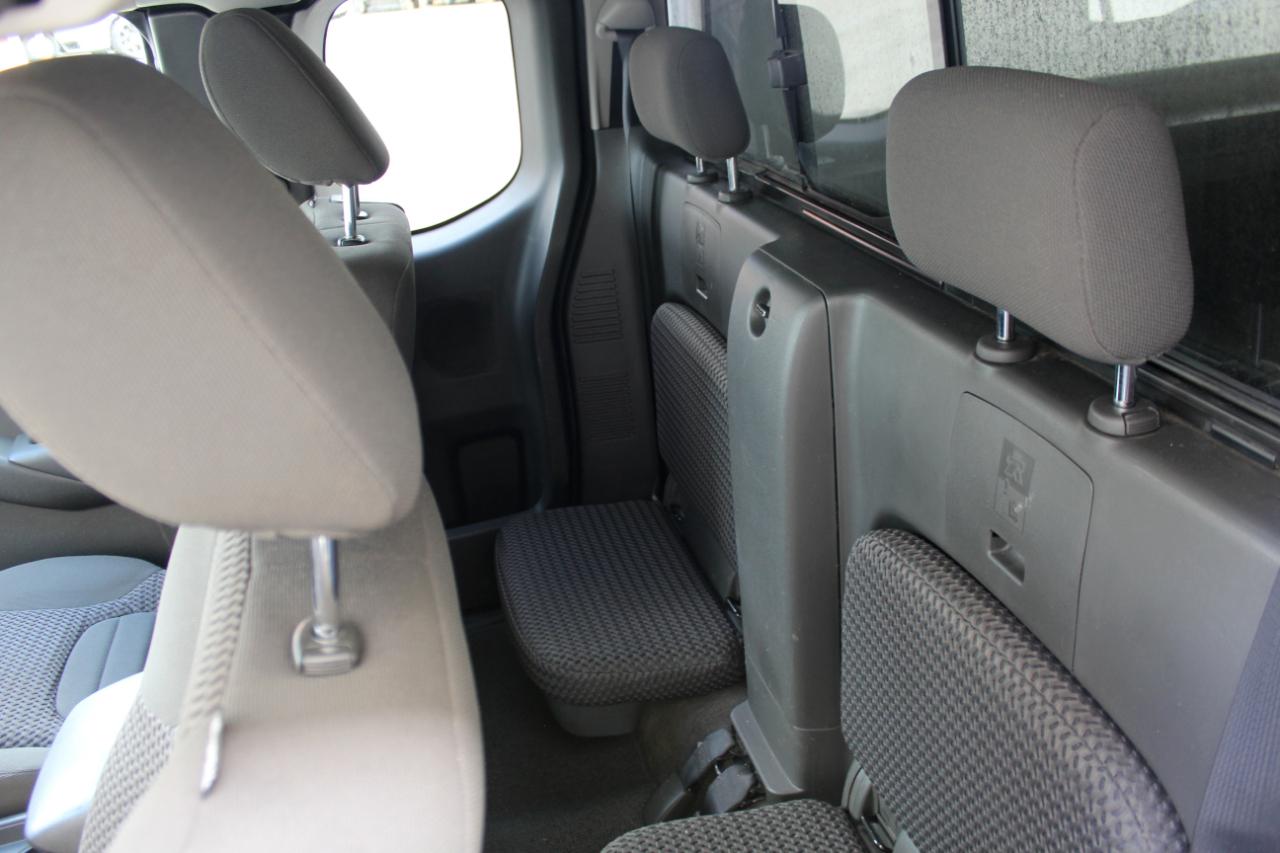 Nissan Frontier SV V6 King Cab 4WD 2012