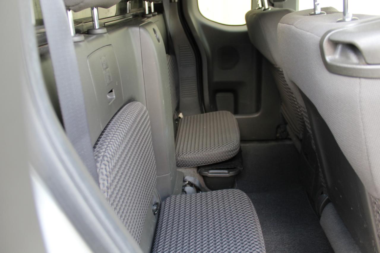 Nissan Frontier SV V6 King Cab 4WD 2012