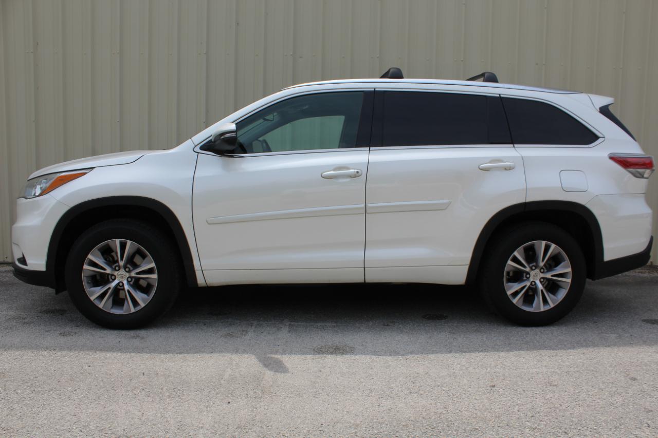 Toyota Highlander XLE FWD V6 2015