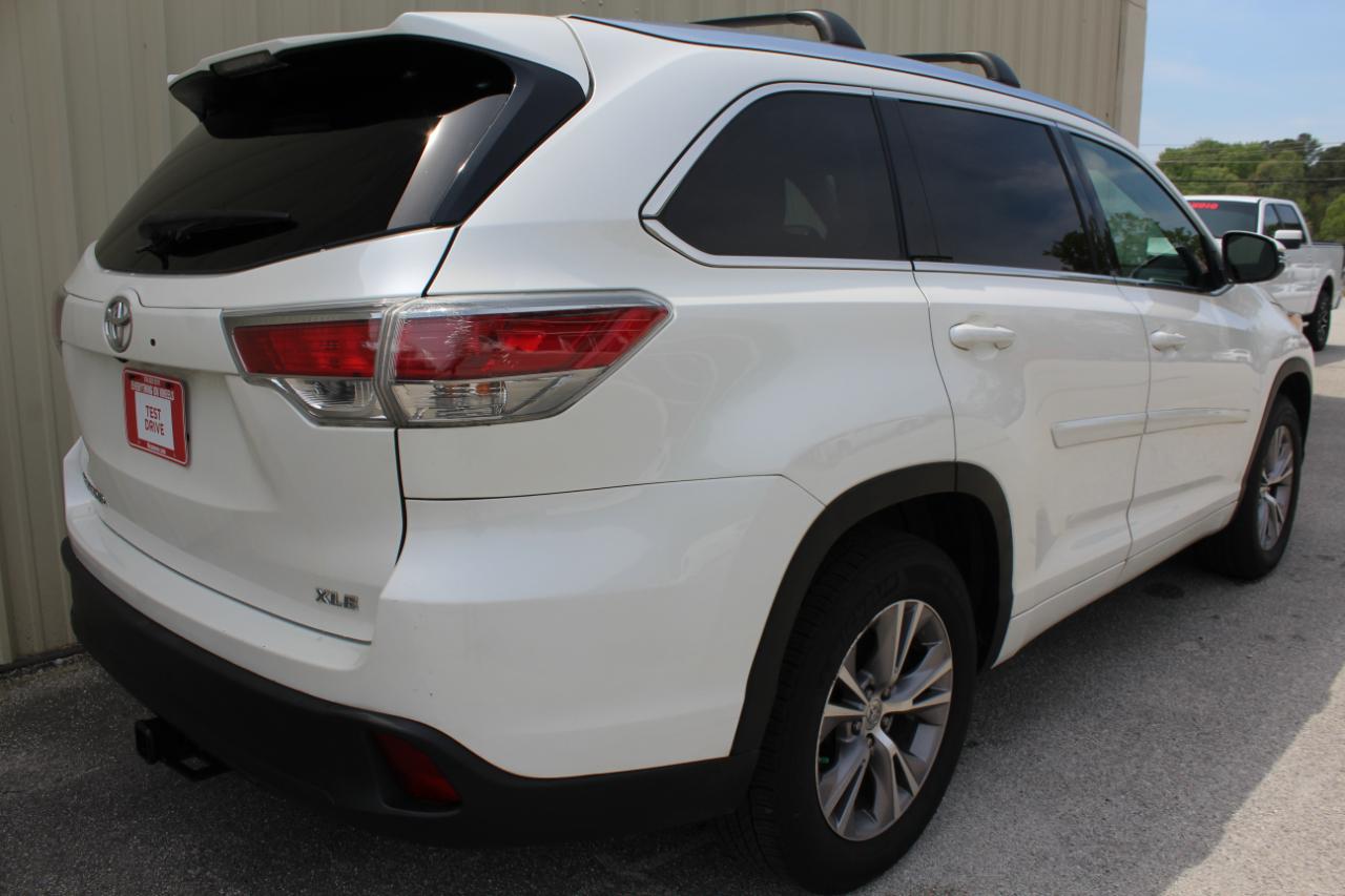 Toyota Highlander XLE FWD V6 2015