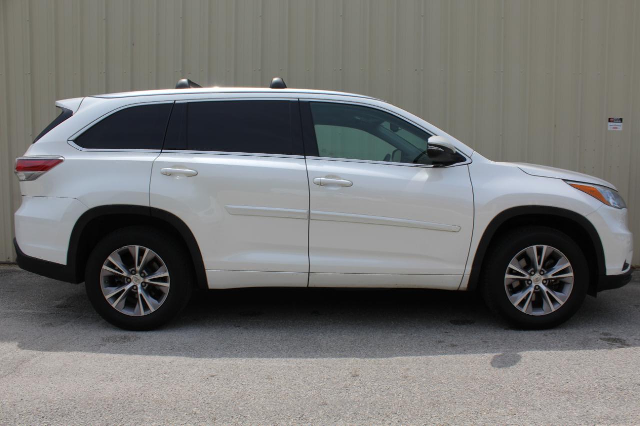 Toyota Highlander XLE FWD V6 2015