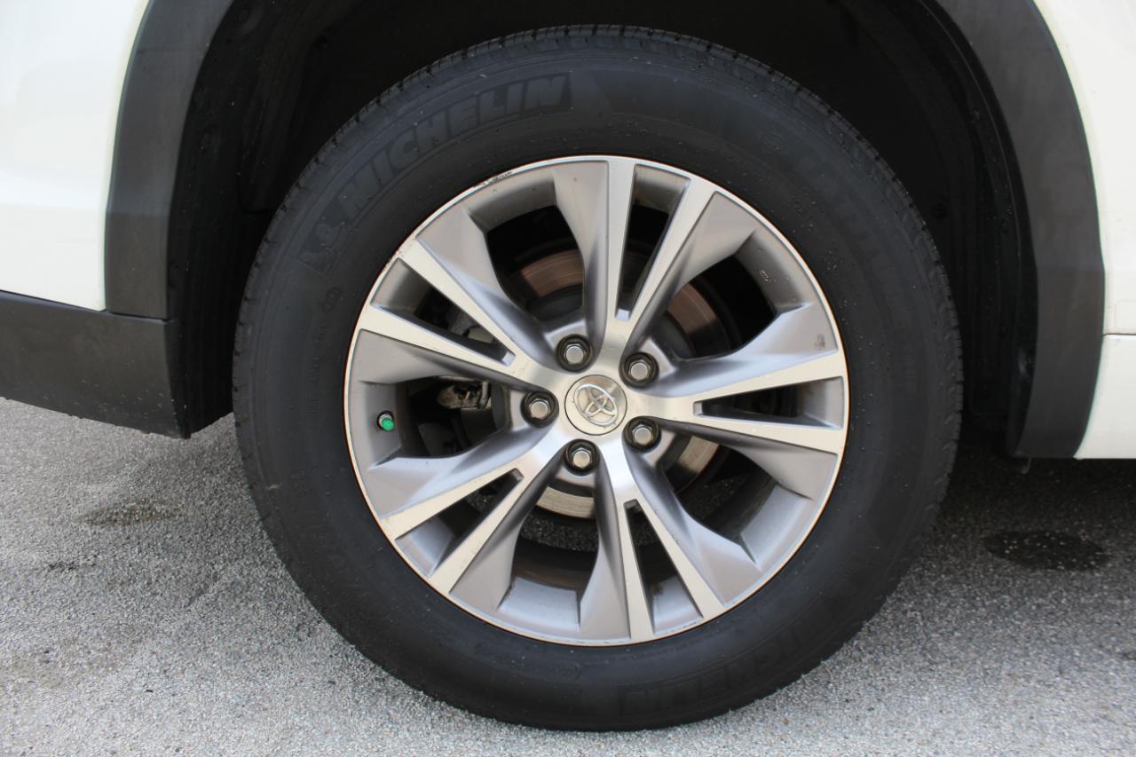 Toyota Highlander XLE FWD V6 2015