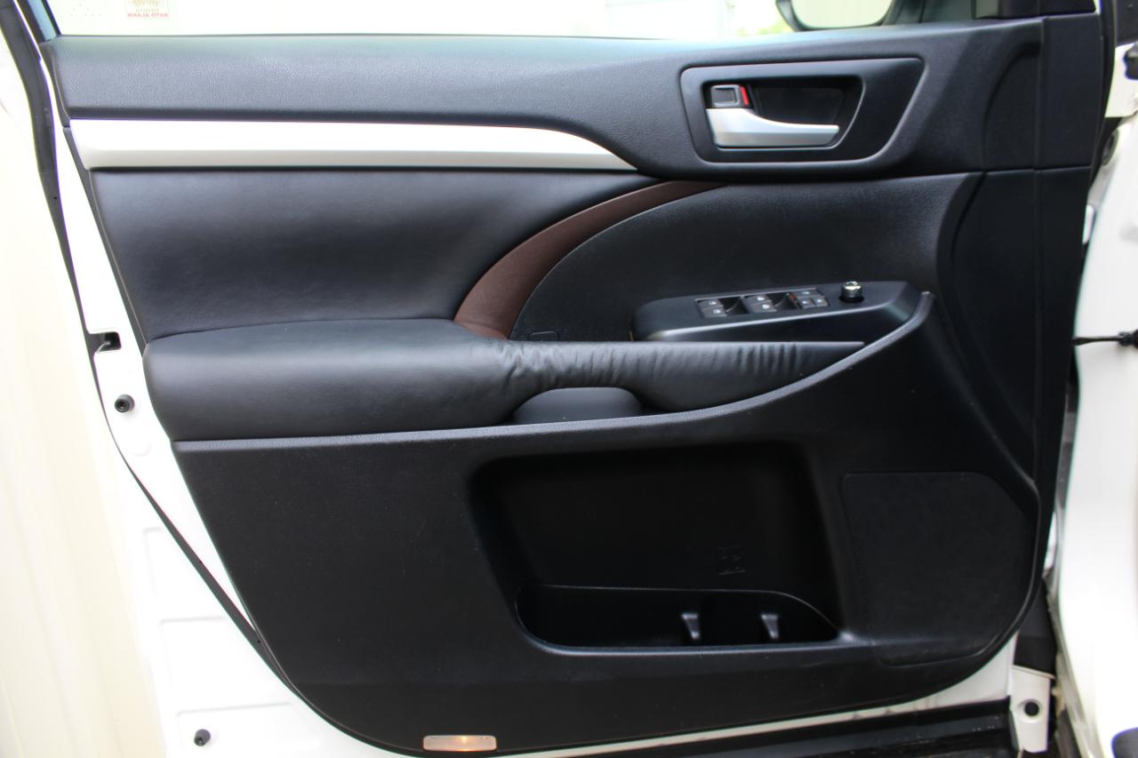 Toyota Highlander XLE FWD V6 2015