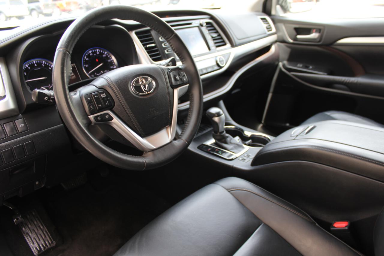 Toyota Highlander XLE FWD V6 2015