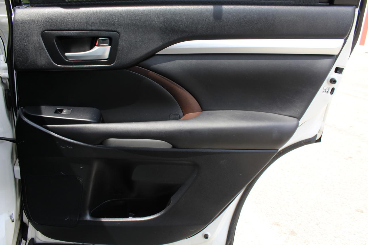 Toyota Highlander XLE FWD V6 2015