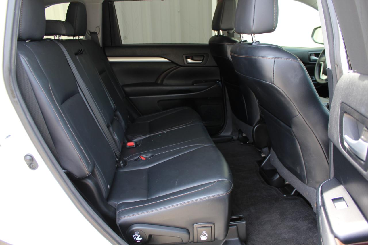 Toyota Highlander XLE FWD V6 2015