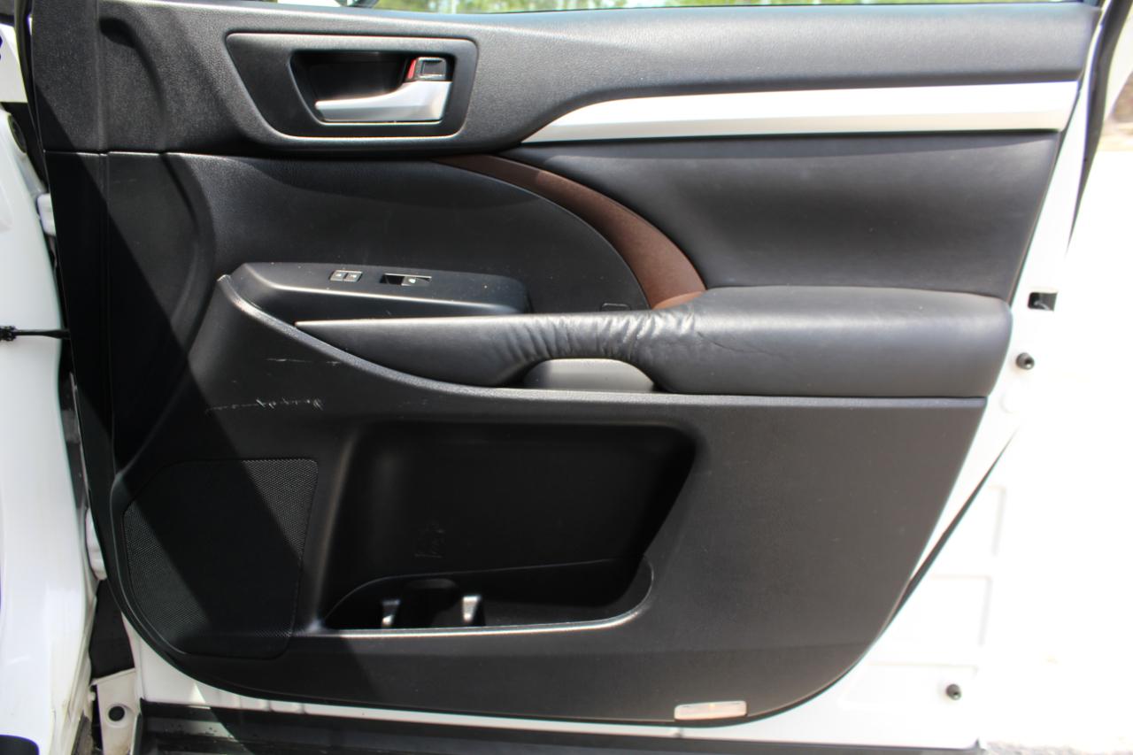 Toyota Highlander XLE FWD V6 2015