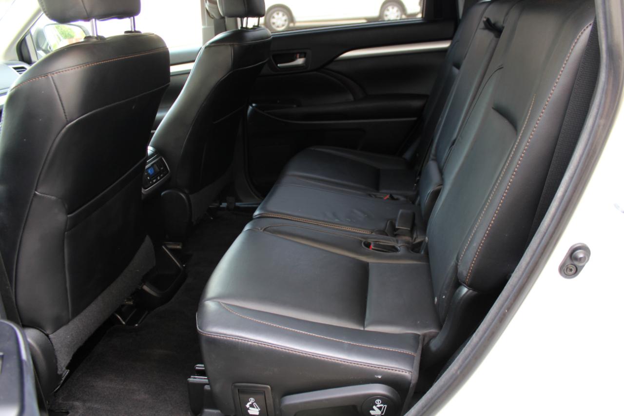 Toyota Highlander XLE FWD V6 2015