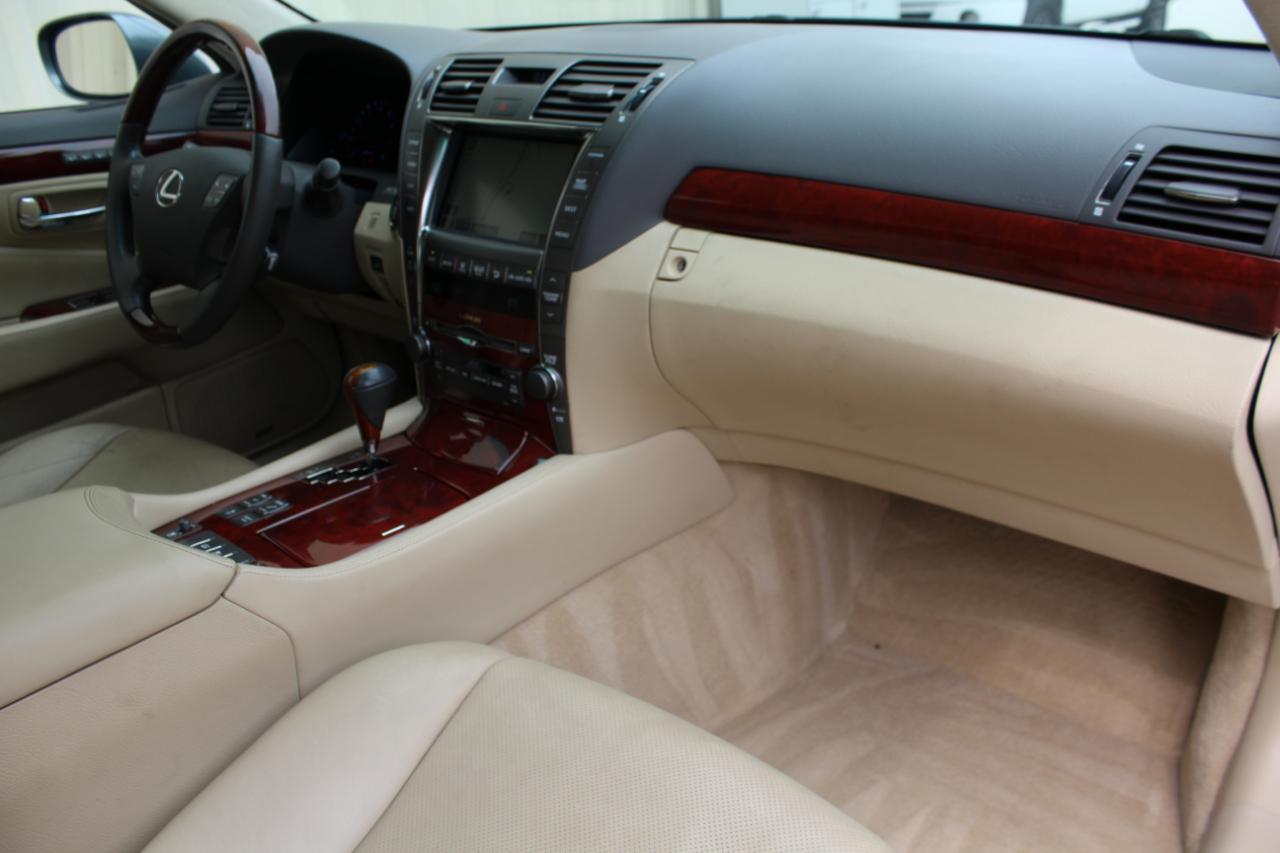 Lexus LS 460 L Luxury Sedan 2008