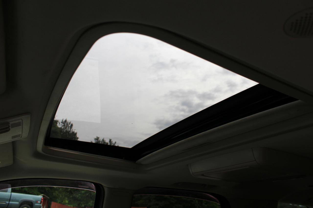 GMC Yukon SLT1 2WD 2011