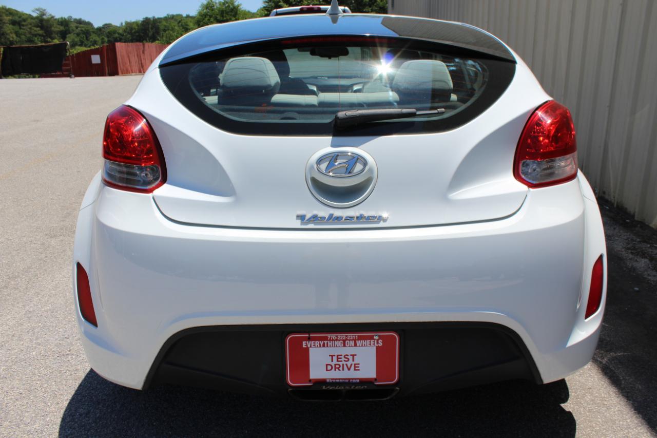 Hyundai Veloster Base 2013