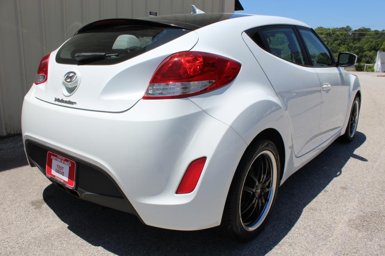Hyundai Veloster Base 2013