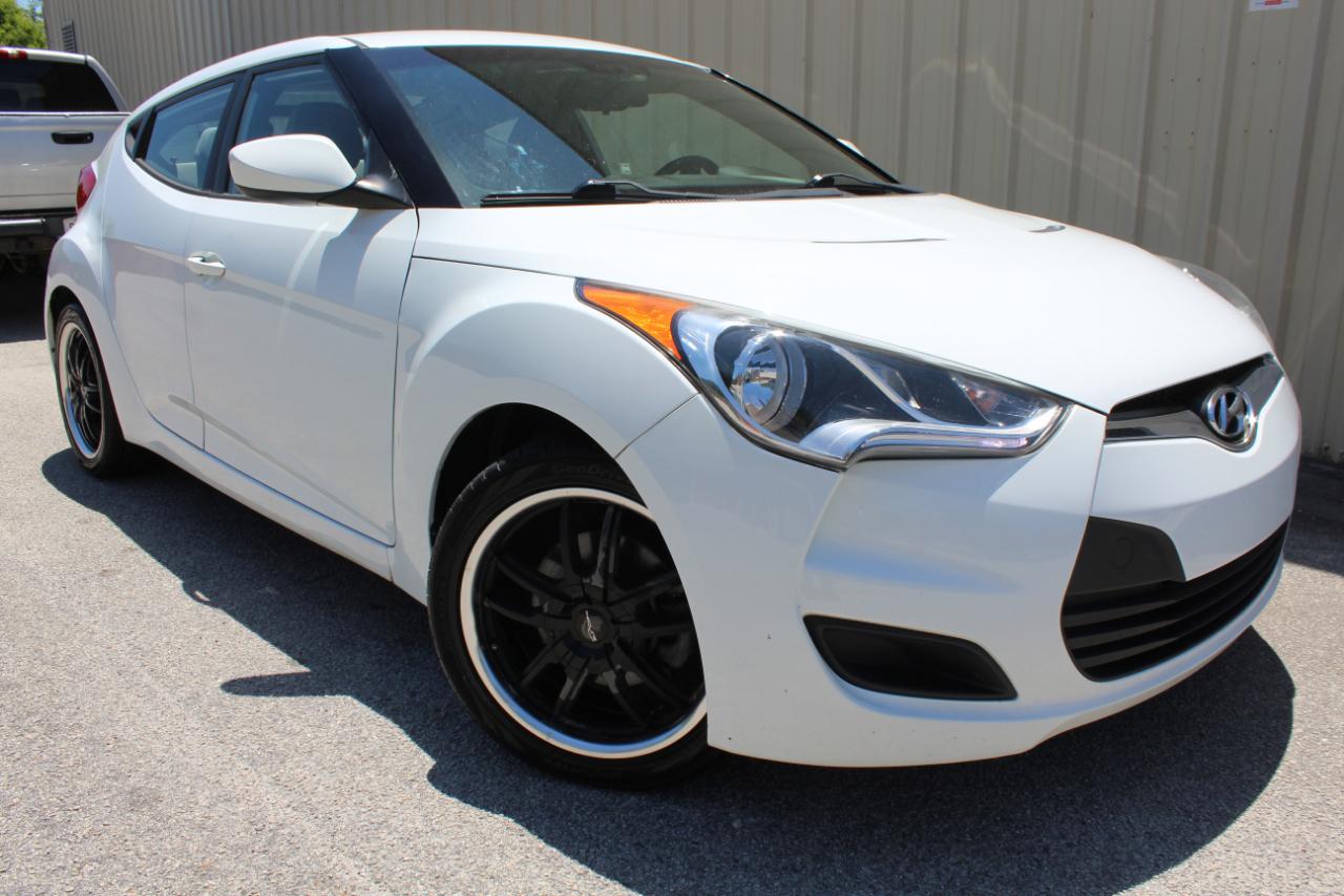 Hyundai Veloster Base 2013