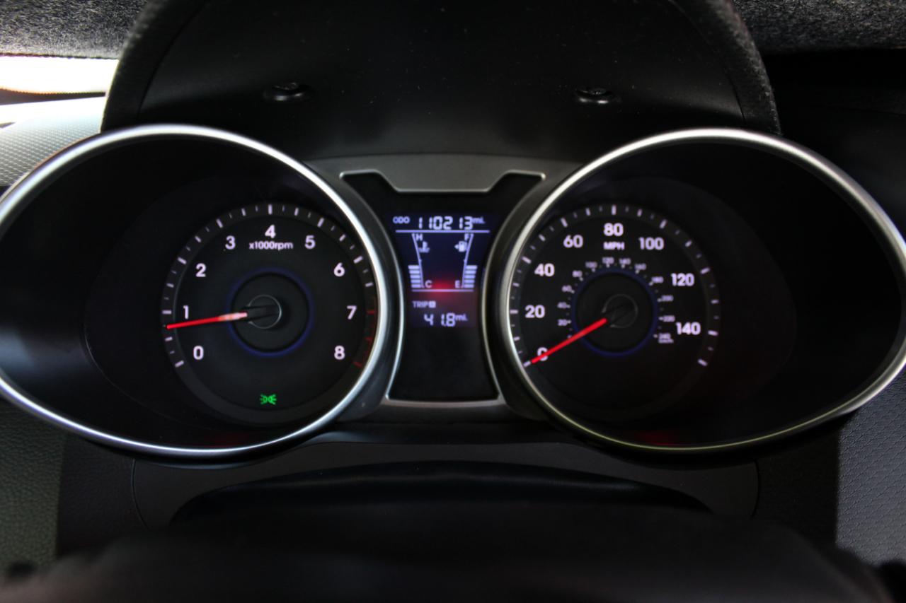 Hyundai Veloster Base 2013