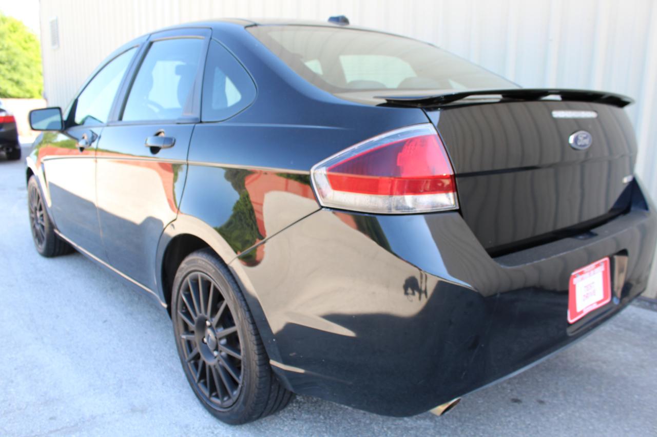 Ford Focus SES Sedan 2010