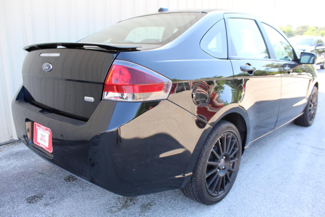 Ford Focus SES Sedan 2010