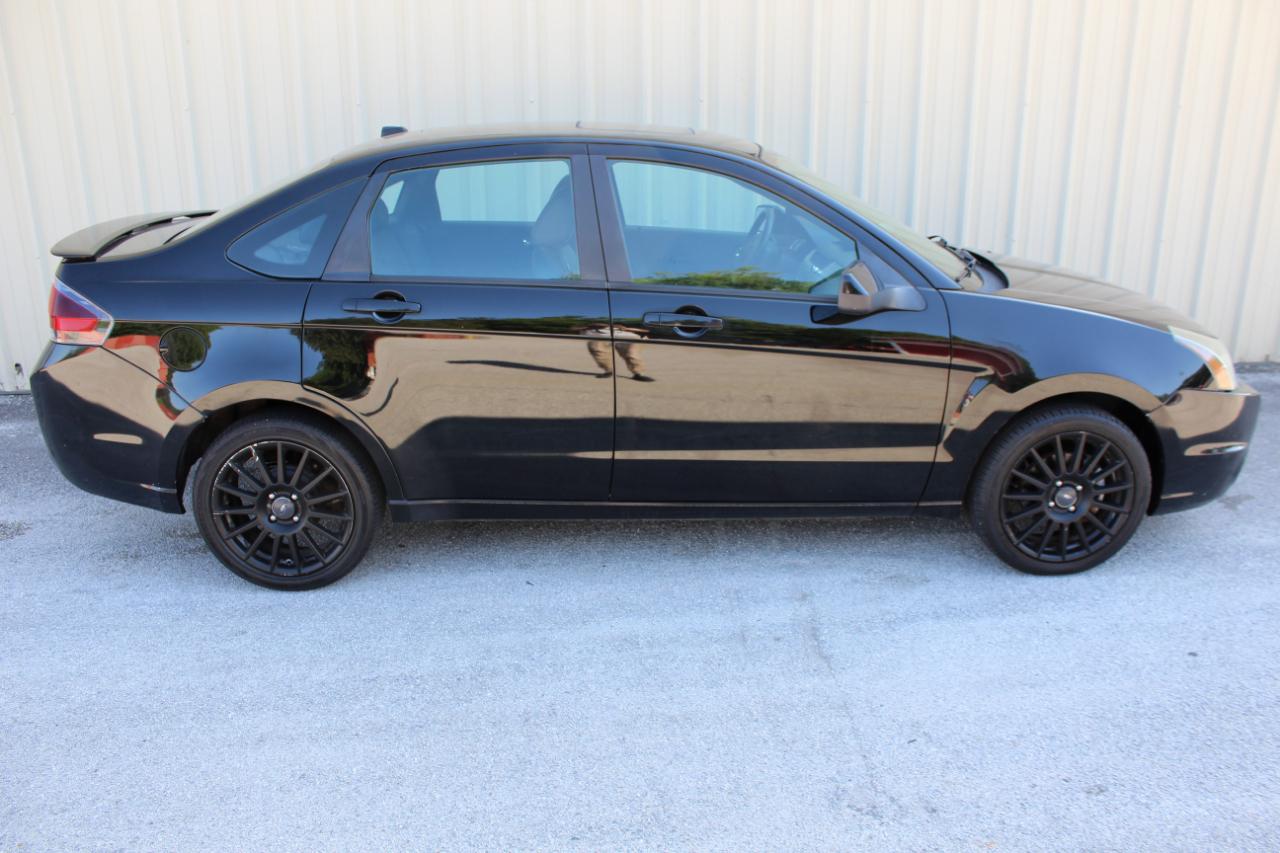 Ford Focus SES Sedan 2010