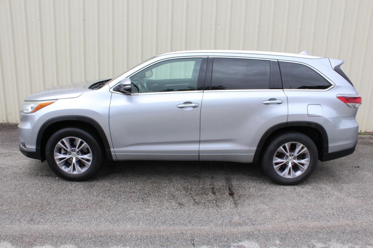 Toyota Highlander XLE FWD V6 2015